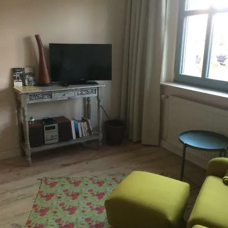 Kranichhof - Studio, Loft & Atelier דירה *